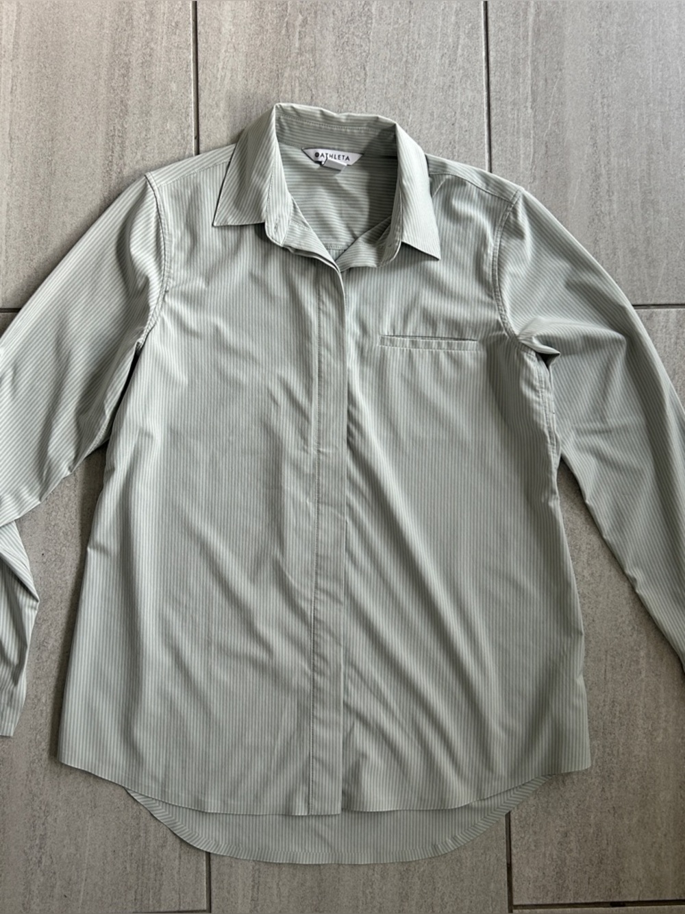 Athleta Urbanite Long Sleeve Button
Down Shirt XS
